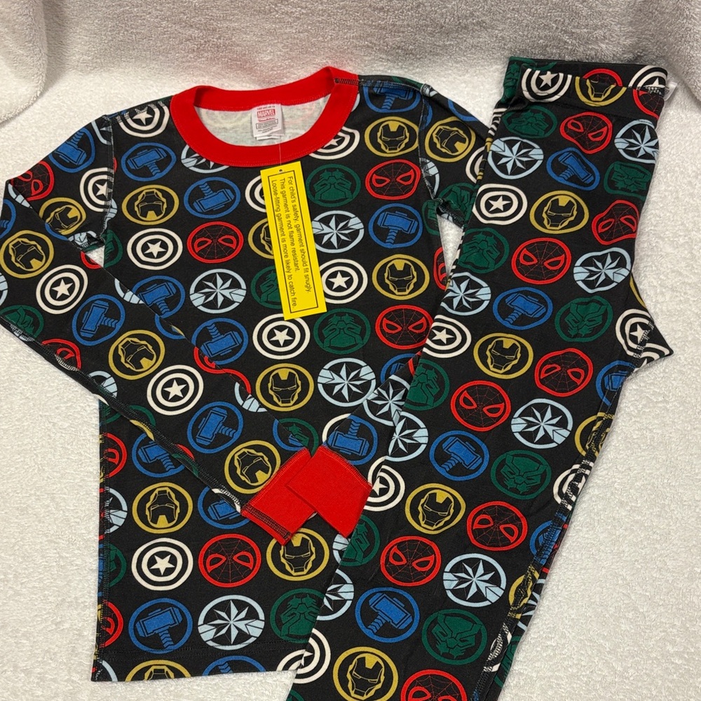 NWT Hanna Andersson BLACK RED TRIM MARVEL ICONS LONG JOHN Pajamas 150 boys 12